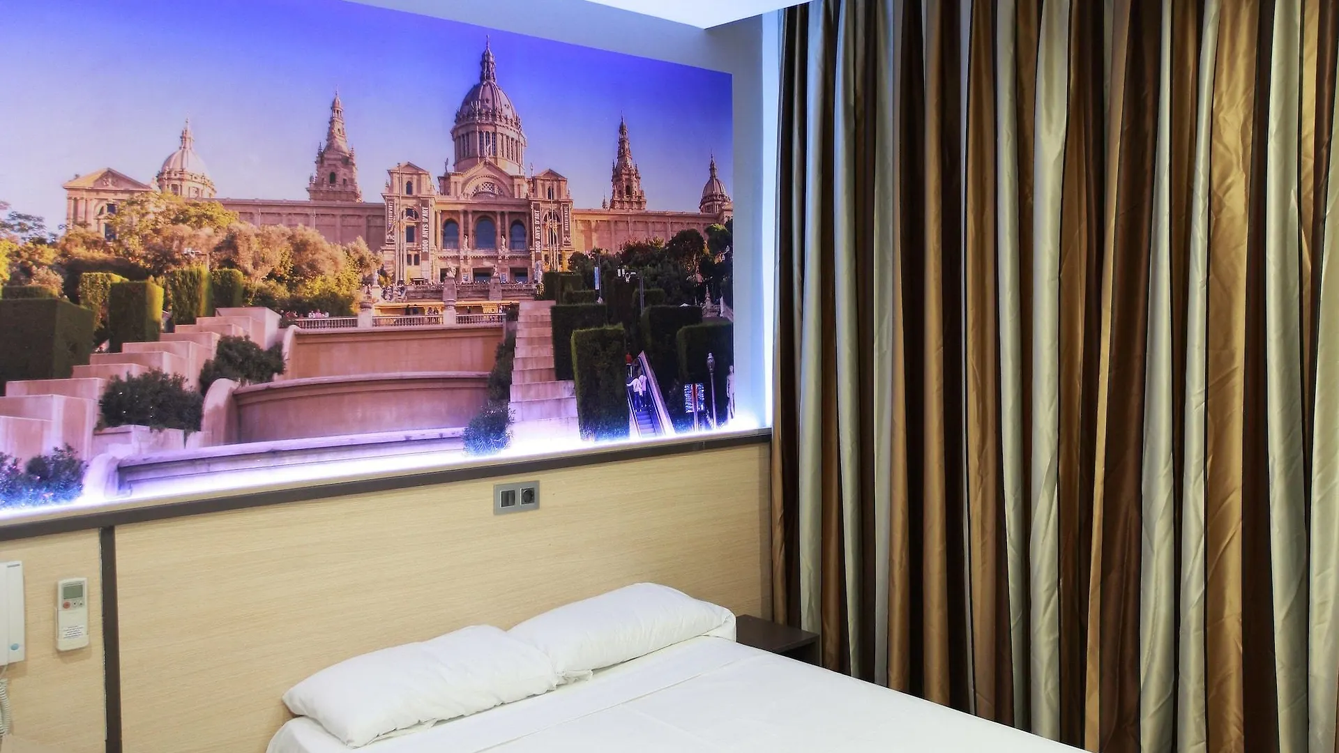 Hostal Las Flores Ramblas Barcelona 2*,