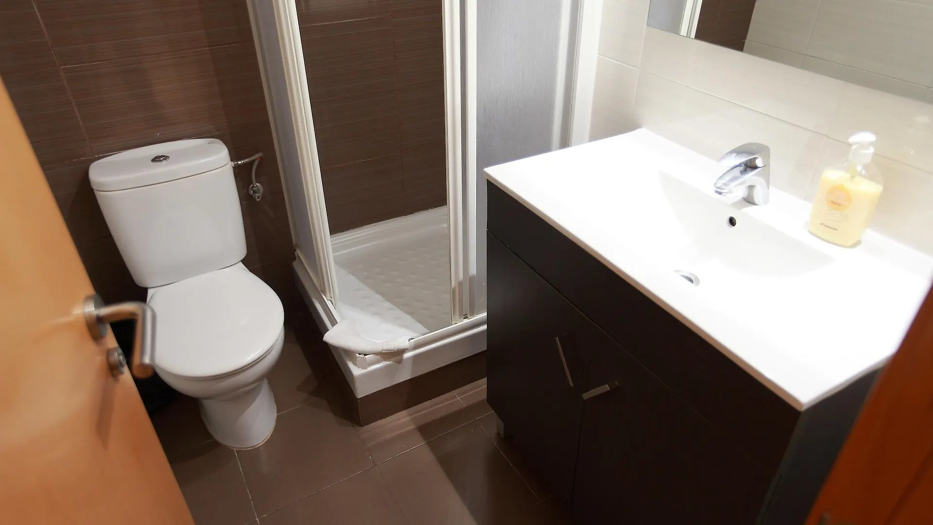 Hostal Las Flores Ramblas Barcelona 2*,  Hiszpania