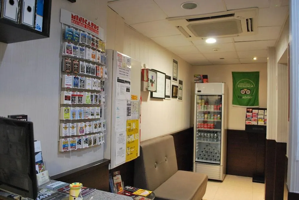 Hostal Las Flores Ramblas Barcelona 2*,  Spain