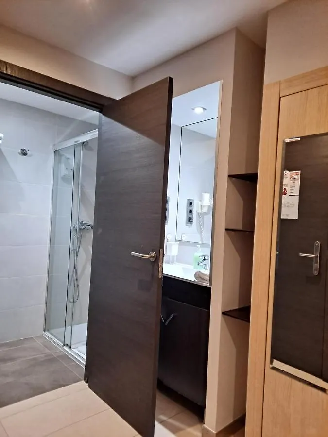 ** Pensjonat Hostal Las Flores Ramblas Barcelona Hiszpania