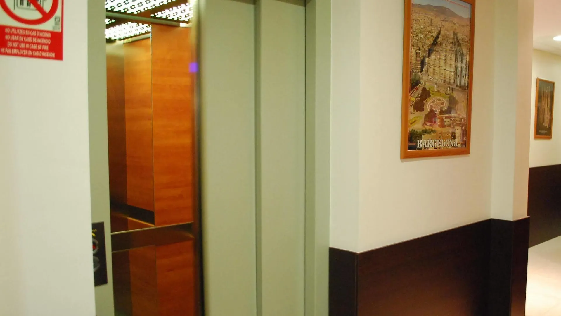 Hostal Las Flores Ramblas Barcelona Pensjonat