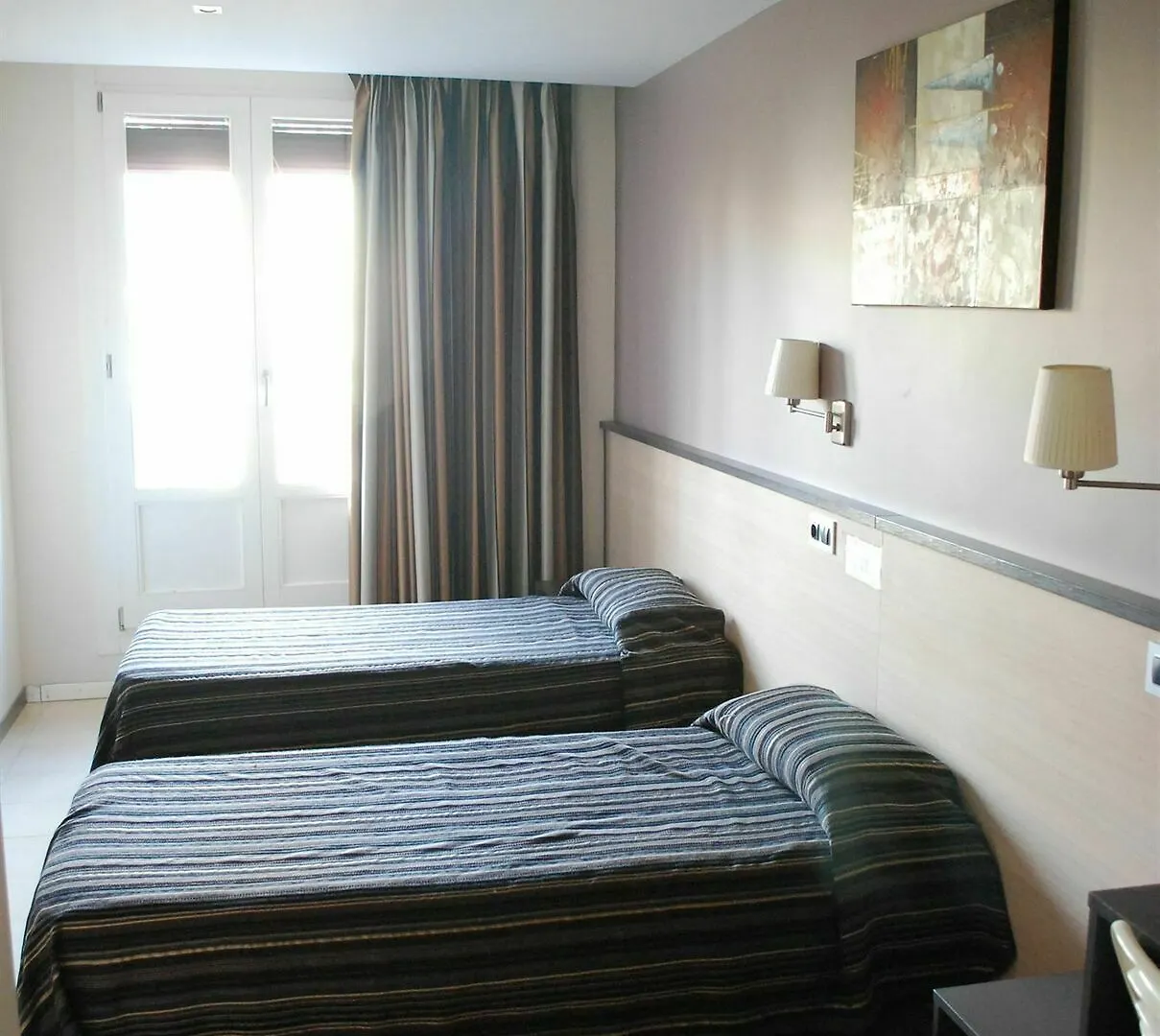Pensjonat Hostal Las Flores Ramblas Barcelona